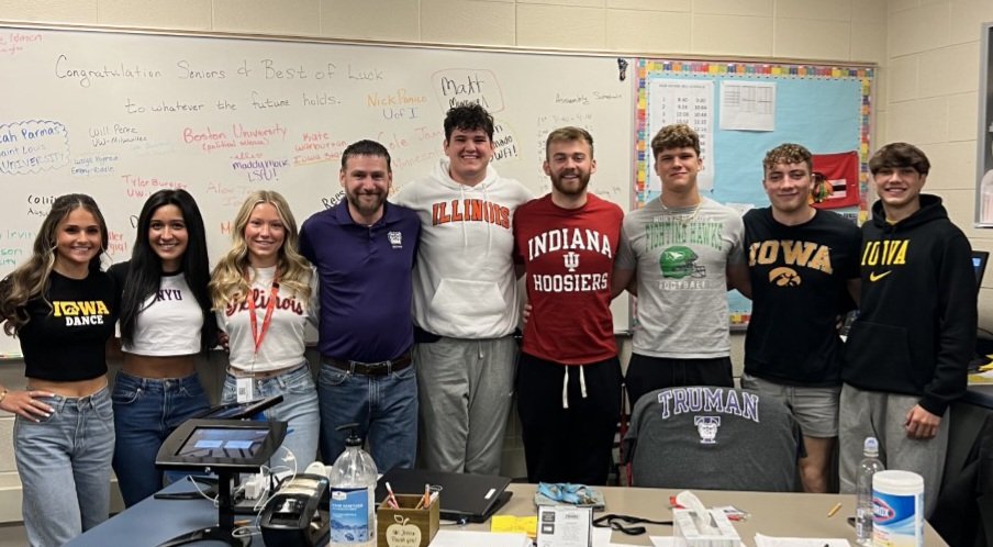 mrjohnsmath's tweet photo. Here's some of the seniors that I've had the pleasure of helping over their 4 years of high school. You are almost done. Make the most of these last two weeks. #WeAreLZ #Classof2023 https://t.co/MXuyWQPO4W