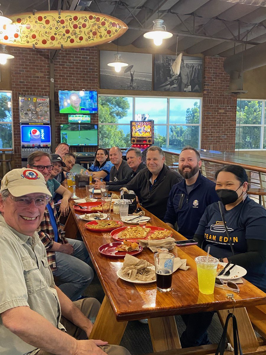curlsd's tweet image. Broomstacking w/ @tylertgeorge before tonight’s #LearnToCurl #curling #wintersports #sports #growthegame #growthesport