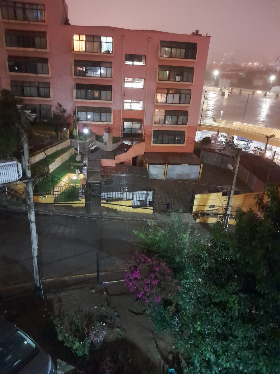 kbzonvalpo's tweet photo. @Chilquinta  sector sin alumbrado público. Calles Gutenberg Portales   ,Cerro Lecheros ,Valparaiso https://t.co/Z7fghbonak