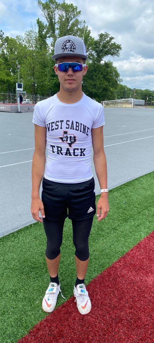 Clarification on Placing! 

Hunter Murphy (<a href="/HunterMurphy05/">Hunter Murphy</a>) just punched his ticket to STATE placing 2nd in the Boy’s High Jump (6’6). 

Congratulations! 🎉