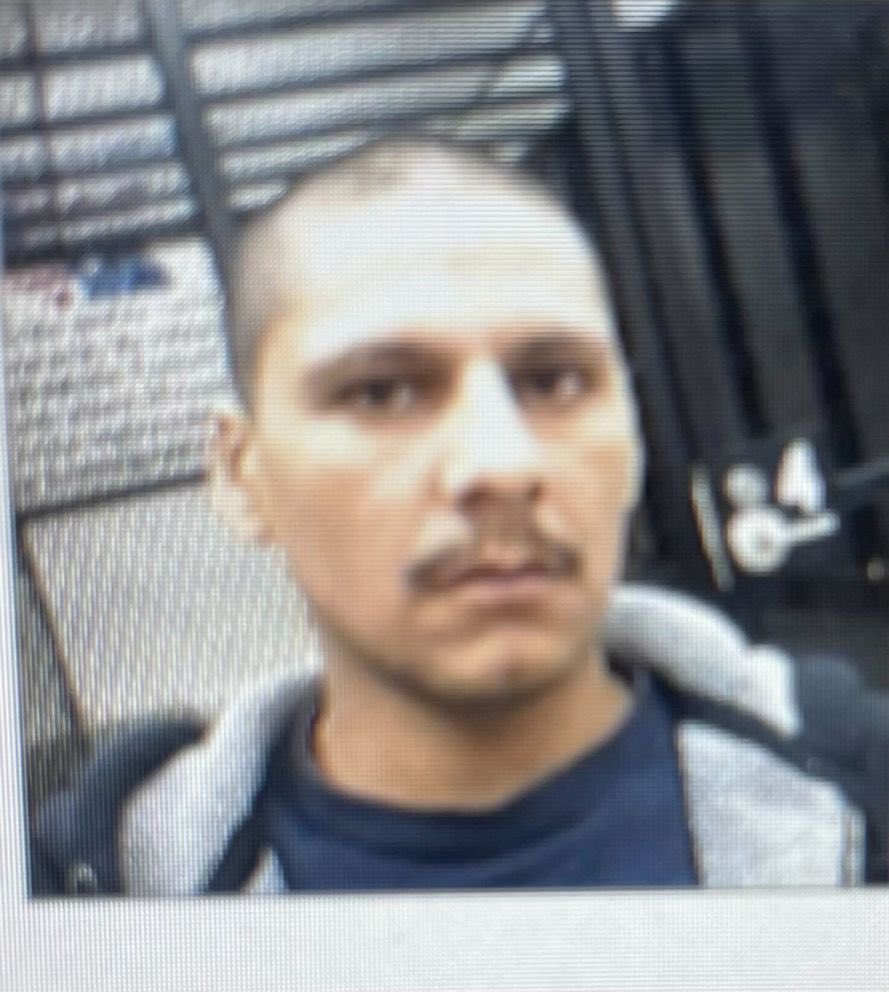 #Texas | Francisco Oropeza, is still on the run and the manhunt continues. The FBI is assisting with the search. #SanJacintoCounty