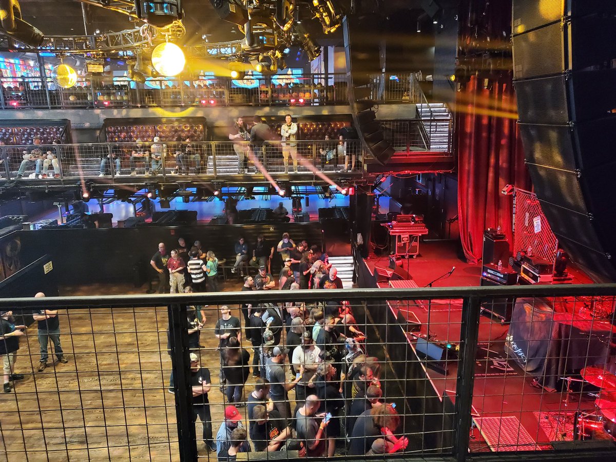 First time here at @BBowlNashville . 

#nashvilletennessee #nashvilletn #brooklynbowl #demonhunter #livingsacrifice #opponent #concert #concertvenue #musicevent #bandsintown #metal #rock #hardrock #alternative #musicislife #BowlingAlley #bowlingalleyvenue