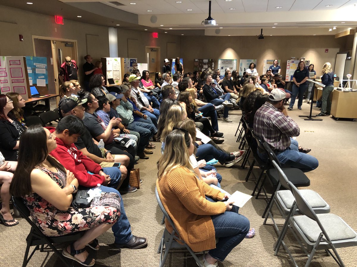 BBestelm's tweet image. Full house of 7th graders, families, and teachers   ⁦@TheJornada⁩ for the Desert #DataJam awards ceremony by ⁦@AsombroCDNP⁩.