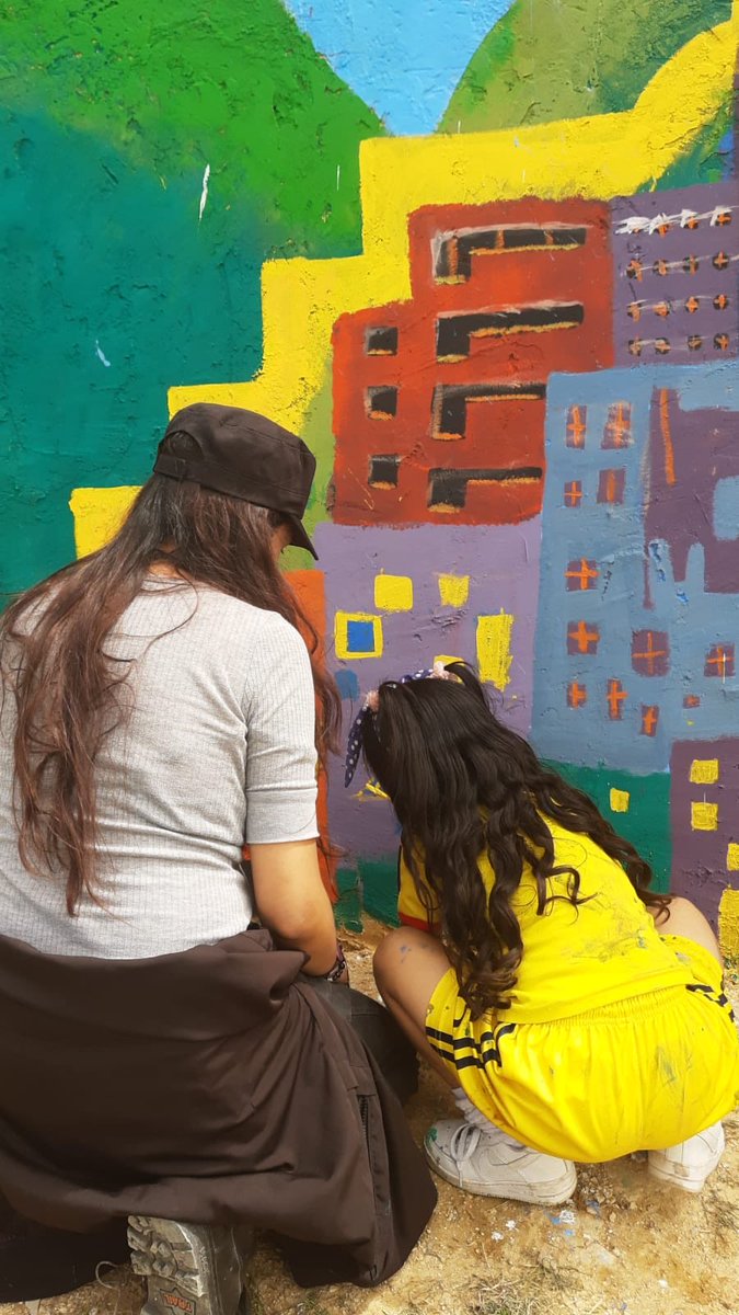 FGenval's tweet photo. Culminó hoy el trabajo de muchos actores para lograr el mural más grande de Soacha, desarrollado por niñas y niños del territorio, con la ayuda de jóvenes voluntarios, la unión de OSC,
empresas y la comunidad. #SomosterritorioSoachuno https://t.co/7JoYFUSp4I