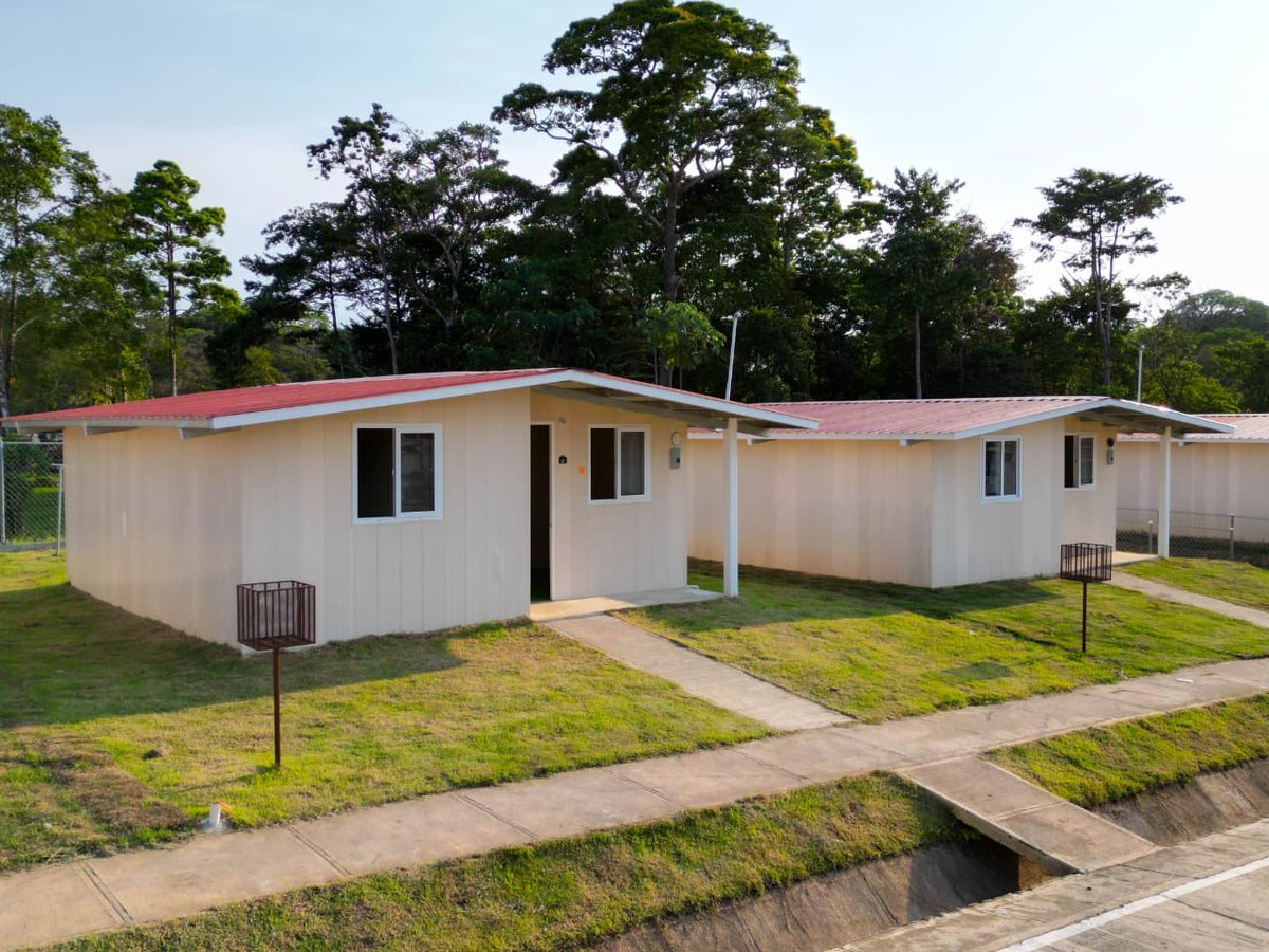 La nueva Urb. Isla Colón en Bocas del Toro, es parte de las 100 mil viviendas que gestionamos con transparencia para mejorar la calidad de vida de miles de panameños. Felicidades a las 486 familias beneficiadas y a todos los que hicieron posible la culminación de esta obra.
