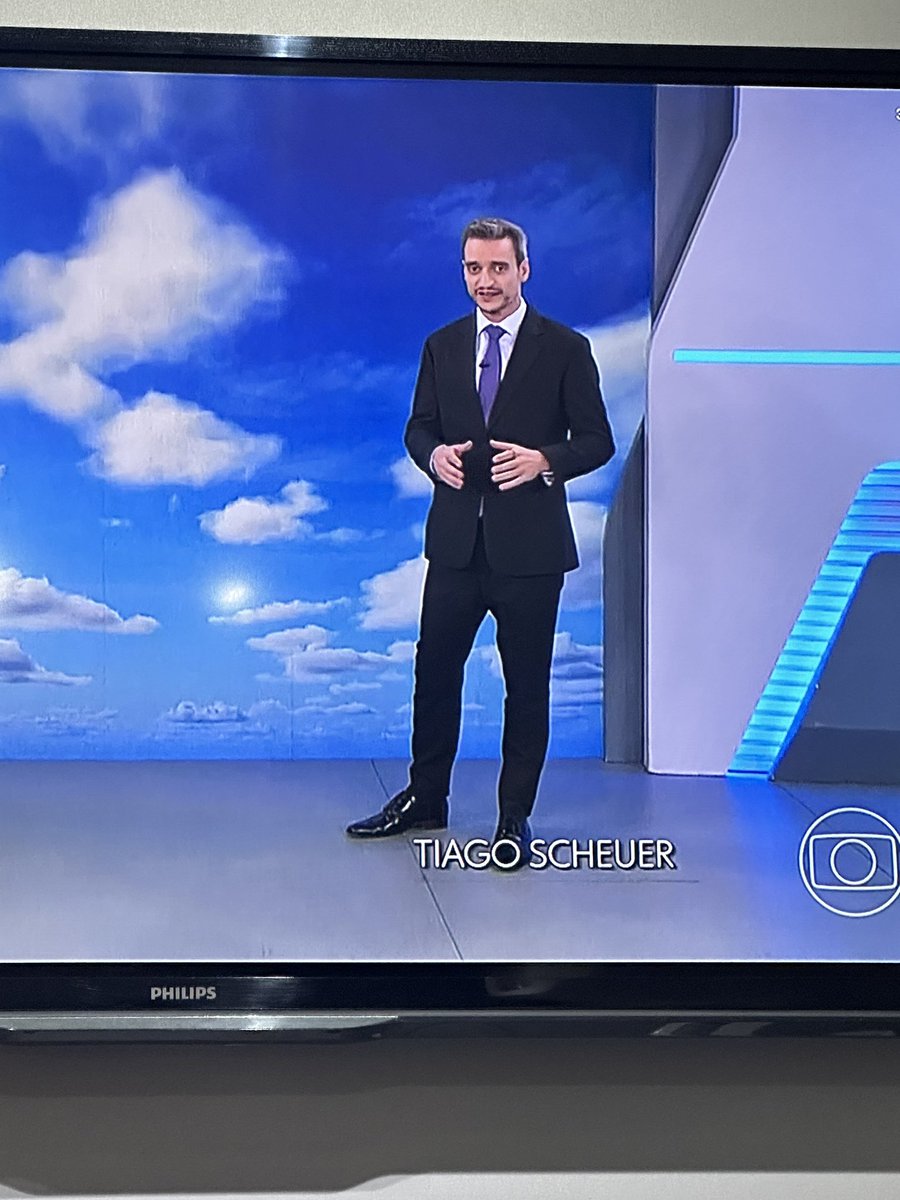 CarlaCavalheiro's tweet photo. Olha quem deu o ar da graça no JN! @xoia https://t.co/uk1SoUA388