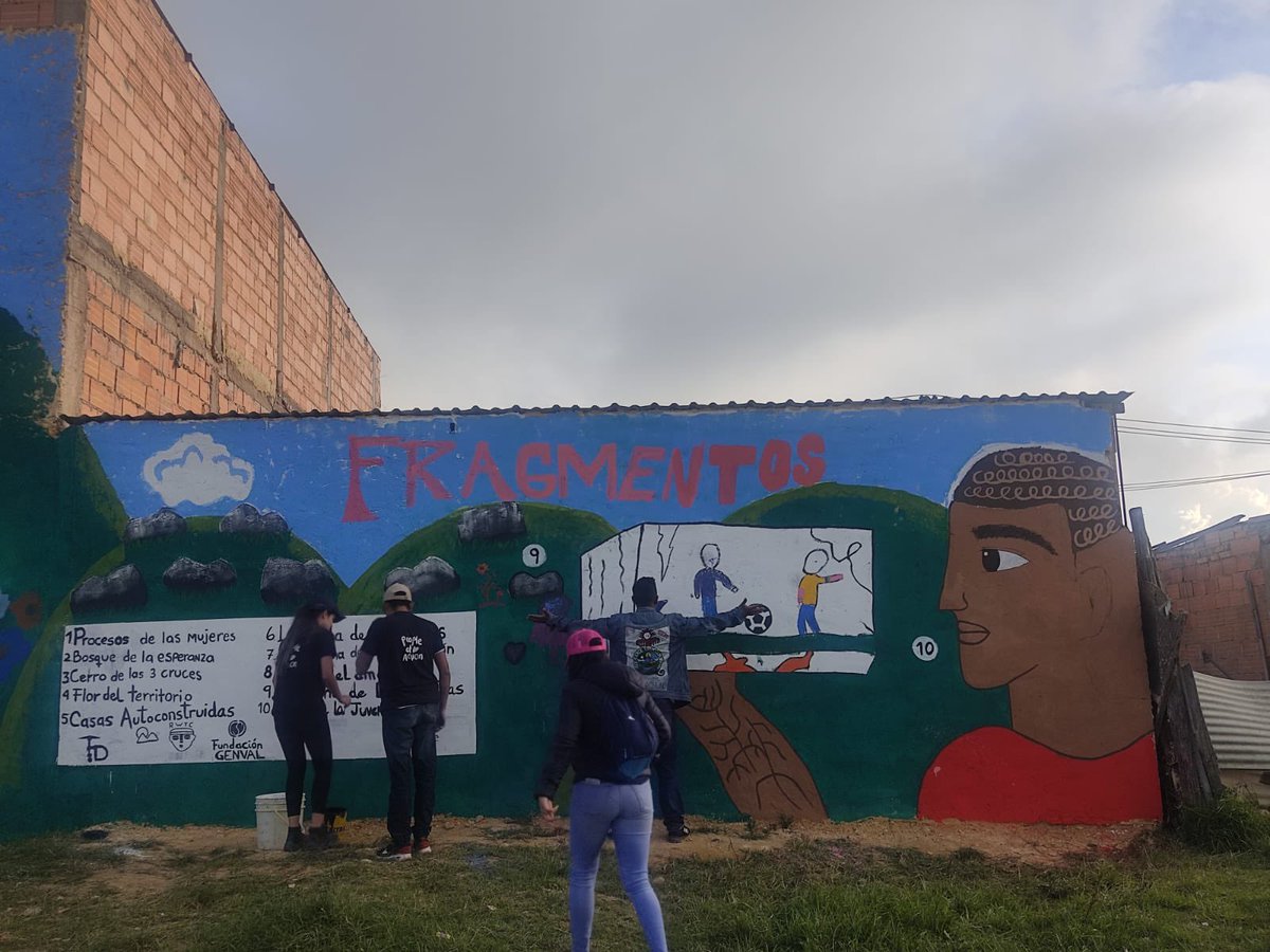 TeresaLezcano13's tweet photo. @FGenval Así quedó plasmado el sueño de los niños y niñas.
El proceso Regenerativo y de Resignificación del territorio va materializándose desde la cultura y el trabajo colectivo de todos. Migrantes y Locales todos juntos porque #SomosterritorioSoachuno https://t.co/EUEgq7aipu