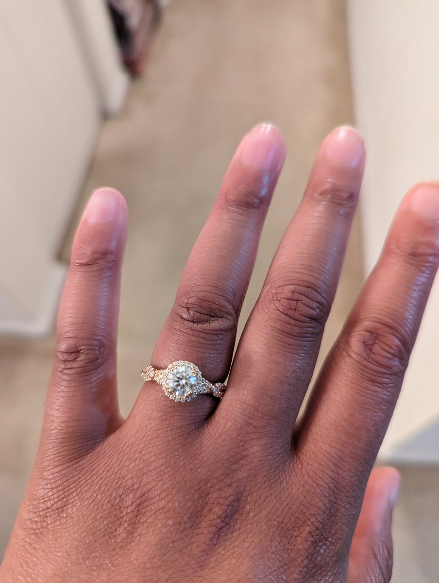 Very_NESSAsary's tweet photo. Girlfriend 🚫
I'm a whole fiancée now https://t.co/bCDHmpLH1U