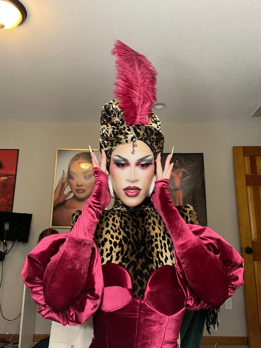 drolopezfierce's tweet photo. Ready 🌹 https://t.co/wzUH12BpJT