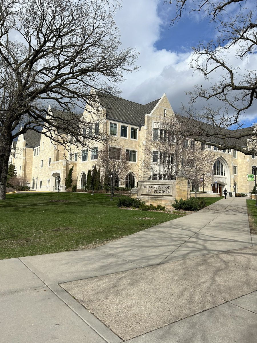 Had an amazing day visiting <a href="/UST_Football/">St. Thomas Football</a> thank you to all the coaching staff❕
<a href="/CoachHolinka/">Brett Holinka</a> <a href="/Coach_Caruso/">Coach Glenn Caruso</a> <a href="/CoachKubacki/">Mark Kubacki</a> <a href="/CoachJakeLandry/">Jake Landry</a> <a href="/BrandonLabath/">Brandon Labath</a> <a href="/douglichten/">Doug Lichtenberger</a>