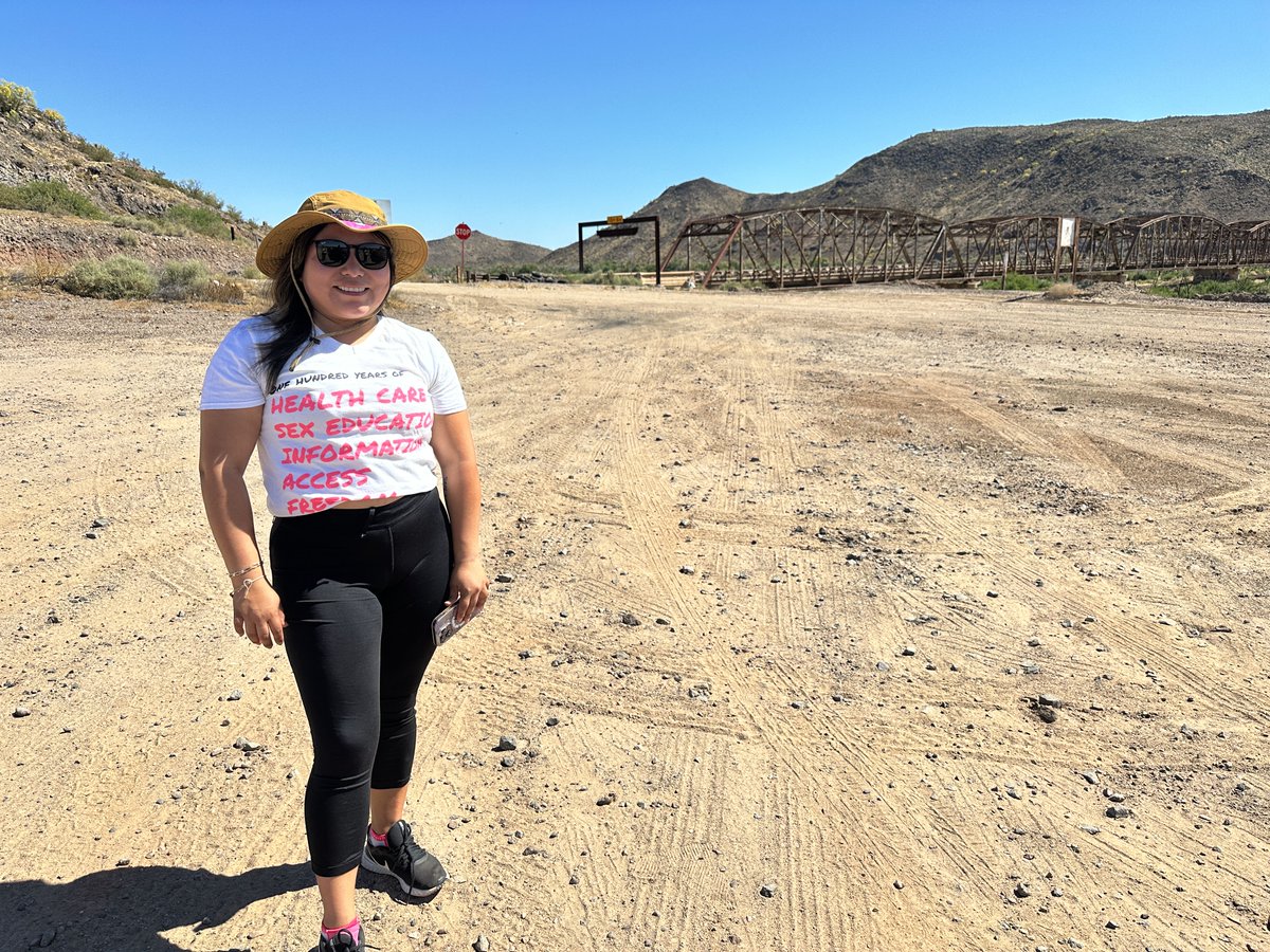 HECHOOnline's tweet photo. Today, HCLC members @adi_max07 &amp; @Hernandez4pima were able to see up close and understand why the #GreatBendoftheGila is so special to many. They want to help this precious landscape with deep cultural value get the protections it needs. #RespectGreatBend #VisitWithRespect https://t.co/kUR9kSo6TC