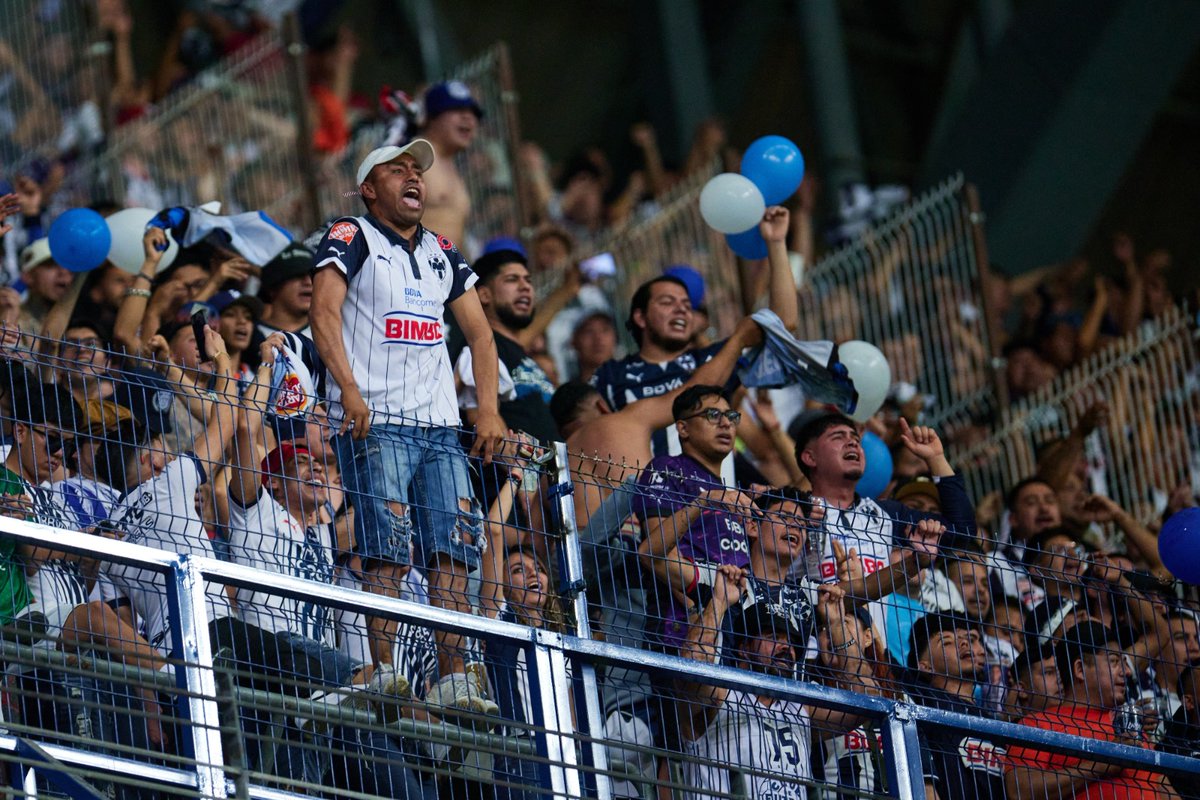 LAADICCIONCFM's tweet photo. La fiesta la pone el super líder y que la tribuna baile al ritmo de la hinchada.

#ALIENTOTOTAL desde las gradas.

¡ Que todo Nuevo León hoy cante por la copa !

#ArribaElMonterrey 🏴󠁧󠁢󠁳󠁣󠁴󠁿 https://t.co/bsBBnUR2cx
