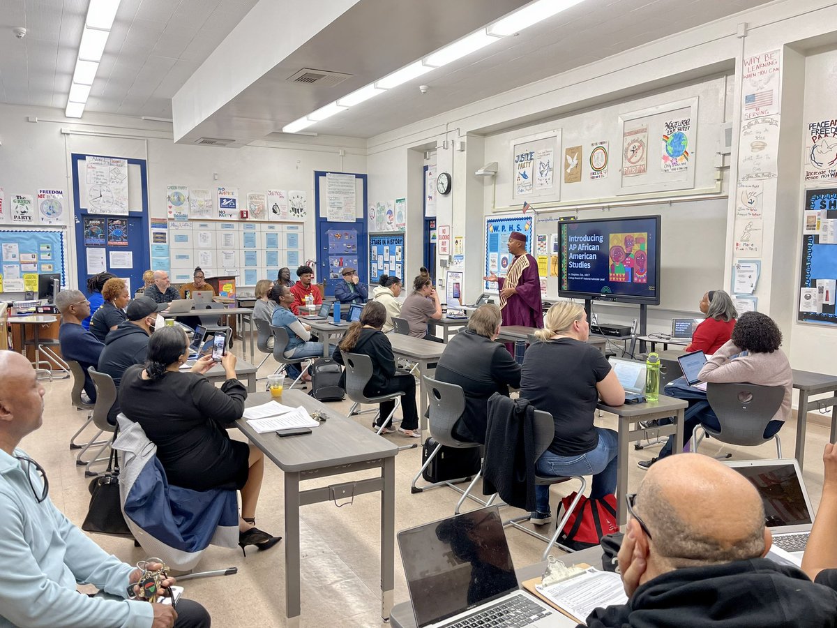 BSAP_LAUSD's tweet photo. Today, Dr. Donald Singleton ,who teaches AP African American History at Dorsey High School, shared insight with a team of dynamic educators who are reviewing and developing supplemental instructional resources for African American Studies.@LASchools #BSAP https://t.co/irdHbjQhKk