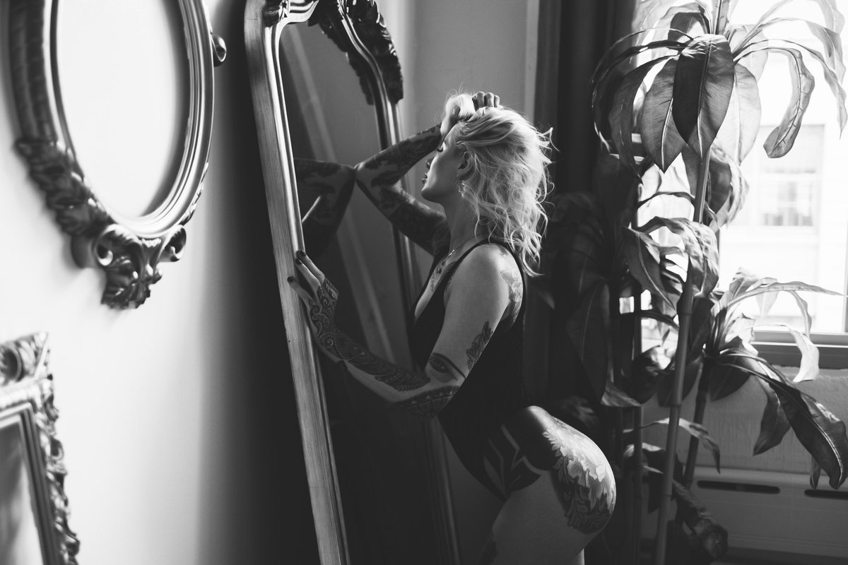 OctaviaPlach's tweet photo. 📍Brooklyn, NY 12:14 PM 

// 
#boudoir #tattooedgirls #brooklyn #девочкитакиедевочки #inkedmag https://t.co/6uOnpjTkk5
