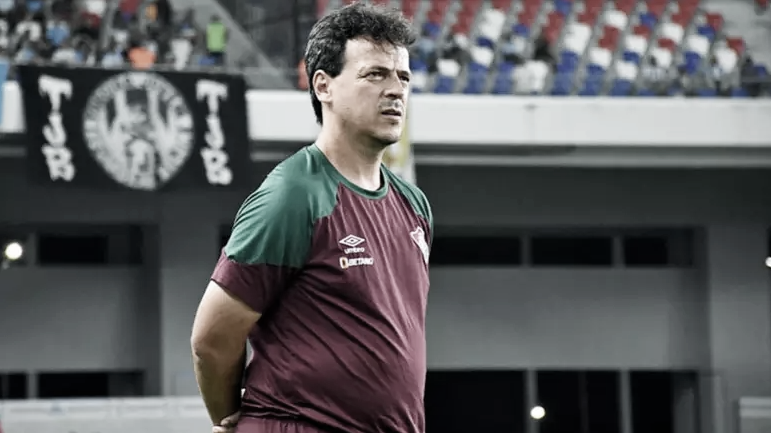 FluminenseVAVEL's tweet photo. Diniz lamenta derrota, mas valoriza poder do Fortaleza: "Foram superiores e mereceram a vitória" https://t.co/MROGaI3Ths https://t.co/rcGkzMHEXm