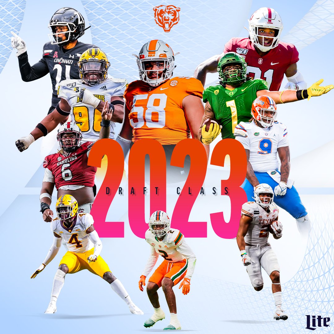 ChicagoBears's tweet image. Squad up, 🐻⬇️