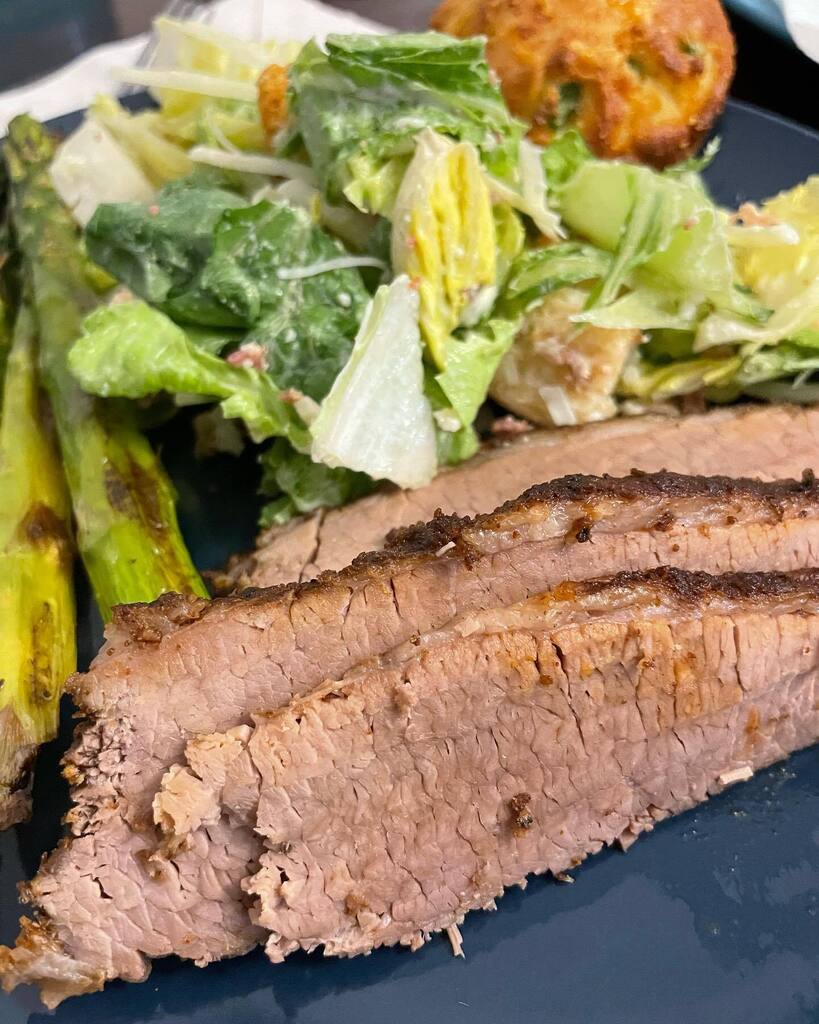mvannie's tweet photo. Smoked brisket happened….

#whatsonthegrill #smokedbrisket #electricsmoker https://t.co/Tt8VD7FPMK https://t.co/KXCiow7Kpm