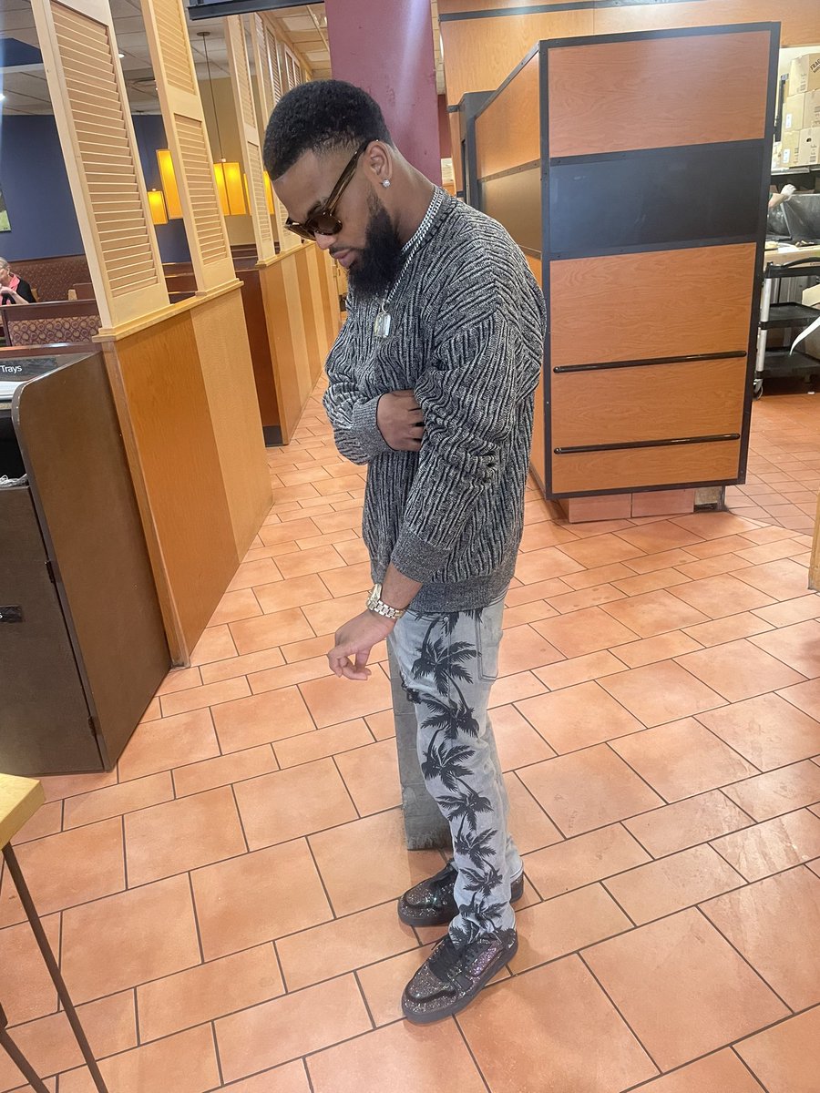 J_Vibes11's tweet photo. I’m A Different Ni$$&🗣️⭐️ #Active #trimm #jdot⭐️ #makeupyourmind #retweet https://t.co/mshhBmaNQt
