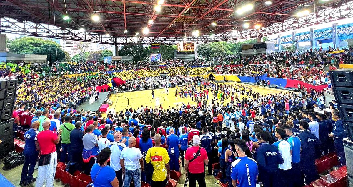 MervinMaldonad0's tweet photo. ¡MISIÓN CUMPLIDA!🇻🇪

Culminamos @juegosalba2023 por todo lo alto,ratificando q el deporte une nuestros pueblos🌎

Nuestra Vpdta @delcyrodriguezv entregó trofeos a
Ven 1ero
Cuba 2do
Rusia 3ero

¡Felicitaciones a todos los atletas de los 11 países!👏

¡Gracias Pdte @NicolasMaduro ! https://t.co/6wIm6UUrMl
