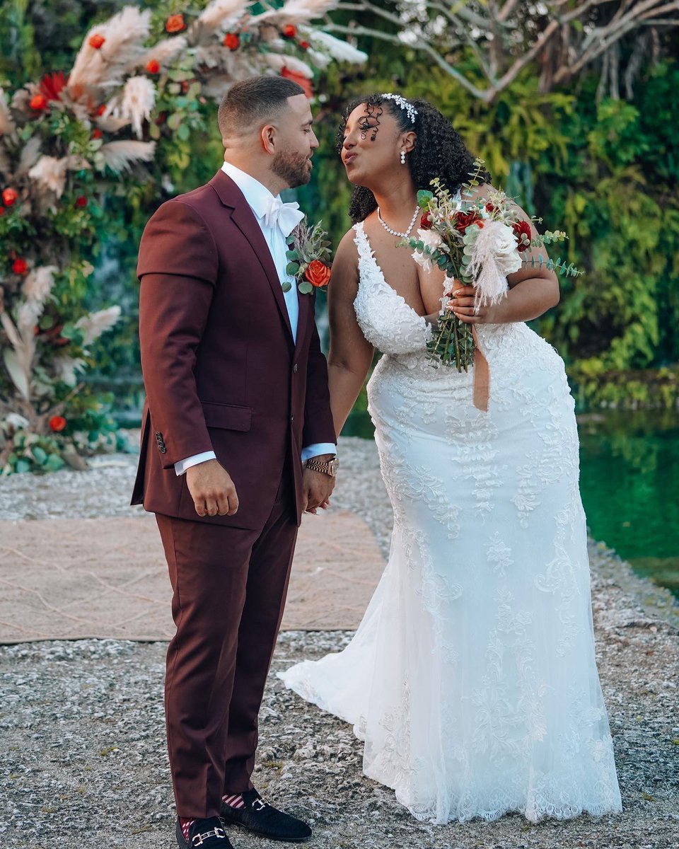 xashleeyy__'s tweet photo. Married my best friend 💍 
4.08.2023 🤍. https://t.co/taCaTgPMFf