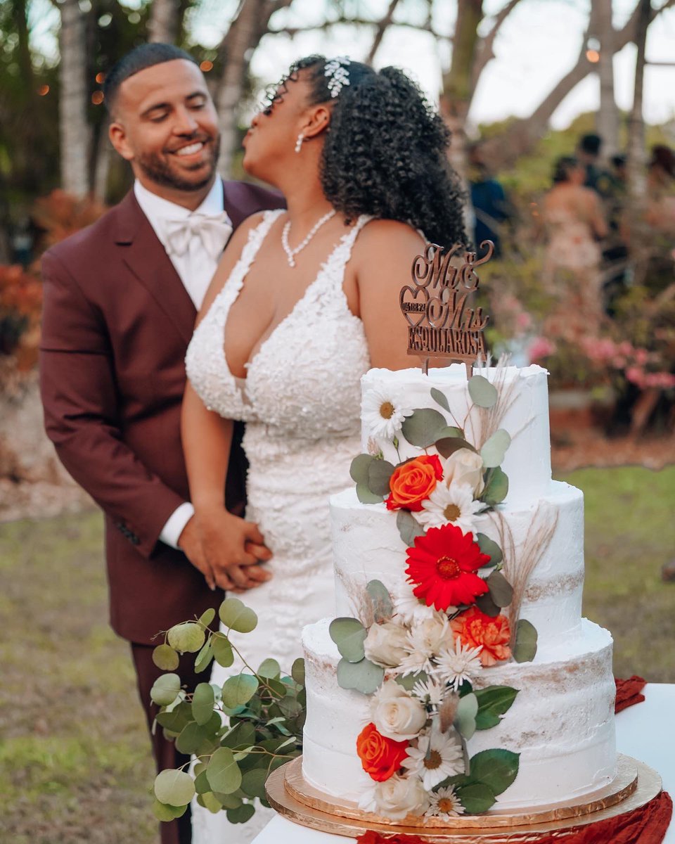xashleeyy__'s tweet photo. Married my best friend 💍 
4.08.2023 🤍. https://t.co/taCaTgPMFf