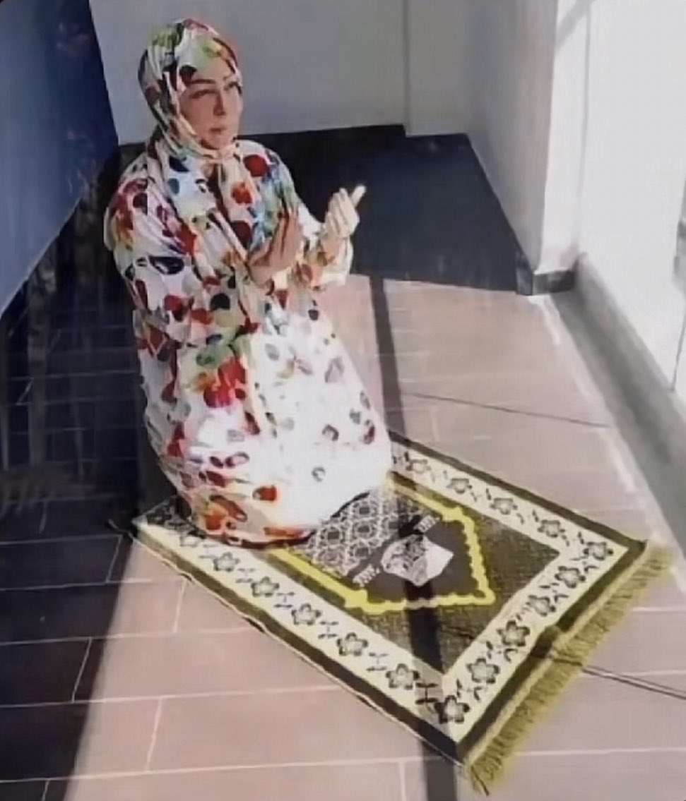 TweetsZa1's tweet photo. ياربي قلبي خصه مولاه🤲🏻❤️ https://t.co/jNG62abOuW