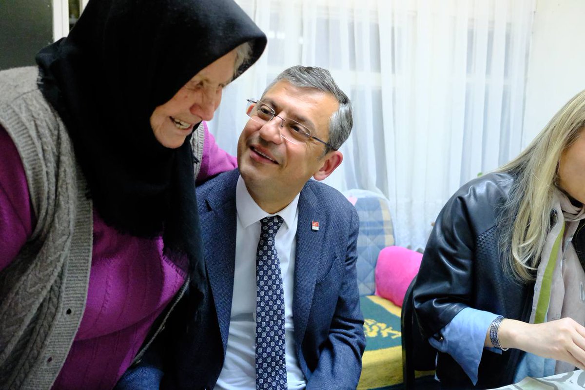 eczozgurozel's tweet photo. İstanbul Büyükşehir Belediye Başkanımız, Cumhurbaşkanı Yardımcımız Ekrem İmamoğlu ve değerli eşi Dilek İmamoğlu ile birlikte akşam yemeğinde Kula ilçemizin Gökçeören beldesinde Elif Ana'nın misafiri olduk. https://t.co/DyqHz6bDJA