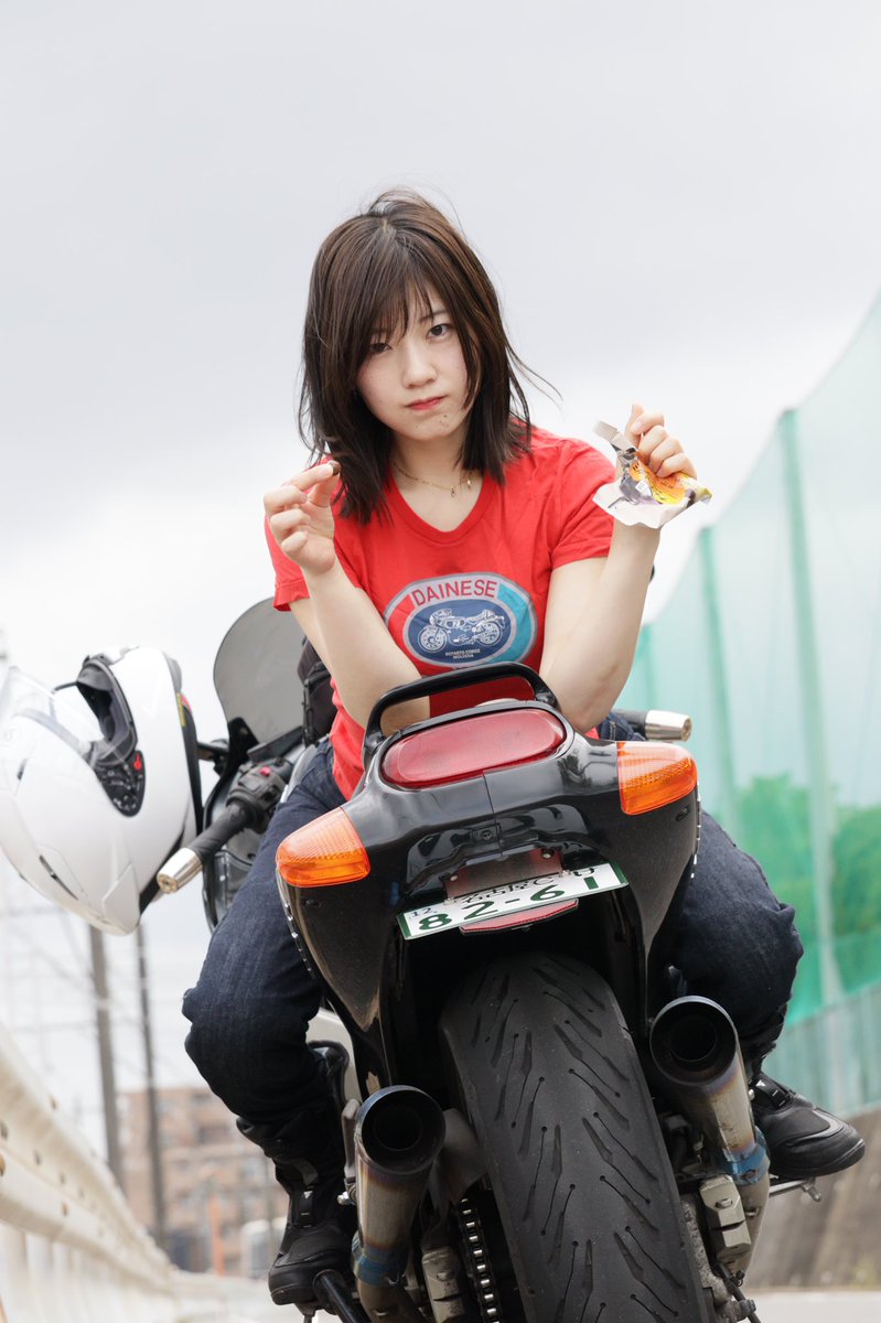 おはようございます。 ﾍﾙﾒｯﾄ新しくなりました。 このグミとブラック無