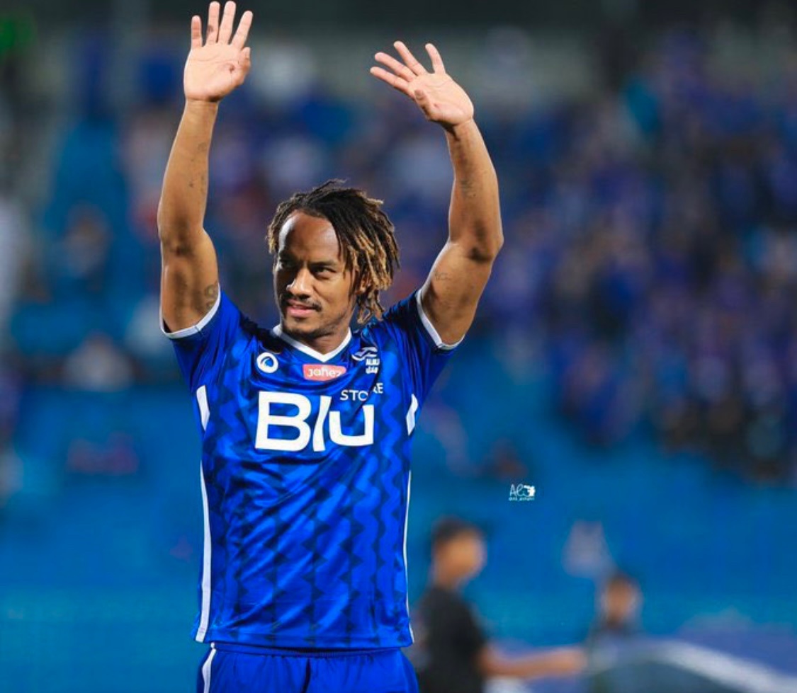 2i_aav's tweet photo. في #ليله_الظلماء يفتقد البدر 😢 https://t.co/1JXhO3G1pN