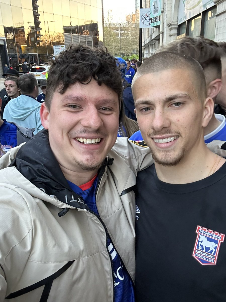 What a day 💙🚜⚽️ #ITFC  <a href="/HarryyClarke6/">Harry Clarke</a> @Leifdavis_3 🐐⚽️