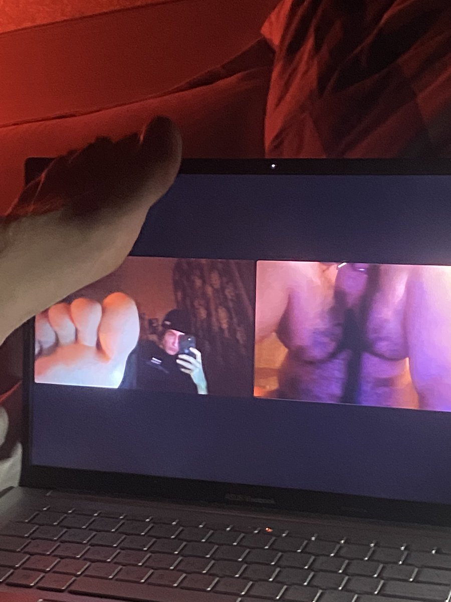 TeenmasterKir's tweet photo. dm for session  

I tease this pathetic pig for $100 🖕🏻

#cashmaster #findom #malefeet
#alphamaster #worship https://t.co/GvZC8khDkn