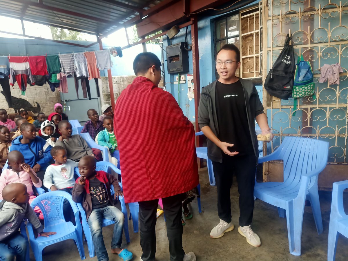 kiberapride's tweet photo. Thank you to the wonderful team from Oppo company who came to visit Kibera Pride Children's Home and brought foodstuff and snacks for our children! Your generosity is greatly appreciated and we are grateful for your support. Your visit has brought so much joy to our children. https://t.co/FYSftzO0oa