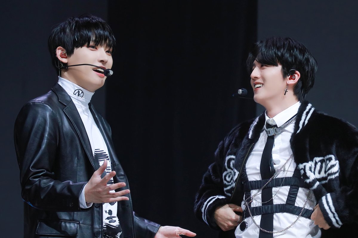 9Timetraveller's tweet photo. 211122 RUMINATION SHOWCASE
4월호 #월간93즈

비가 내리는 4월🌦️

#SF9 #에스에프나인 
#영빈 #YOUNGBIN #인성 #INSEONG
@SF9official https://t.co/TTJ4uh8NvU