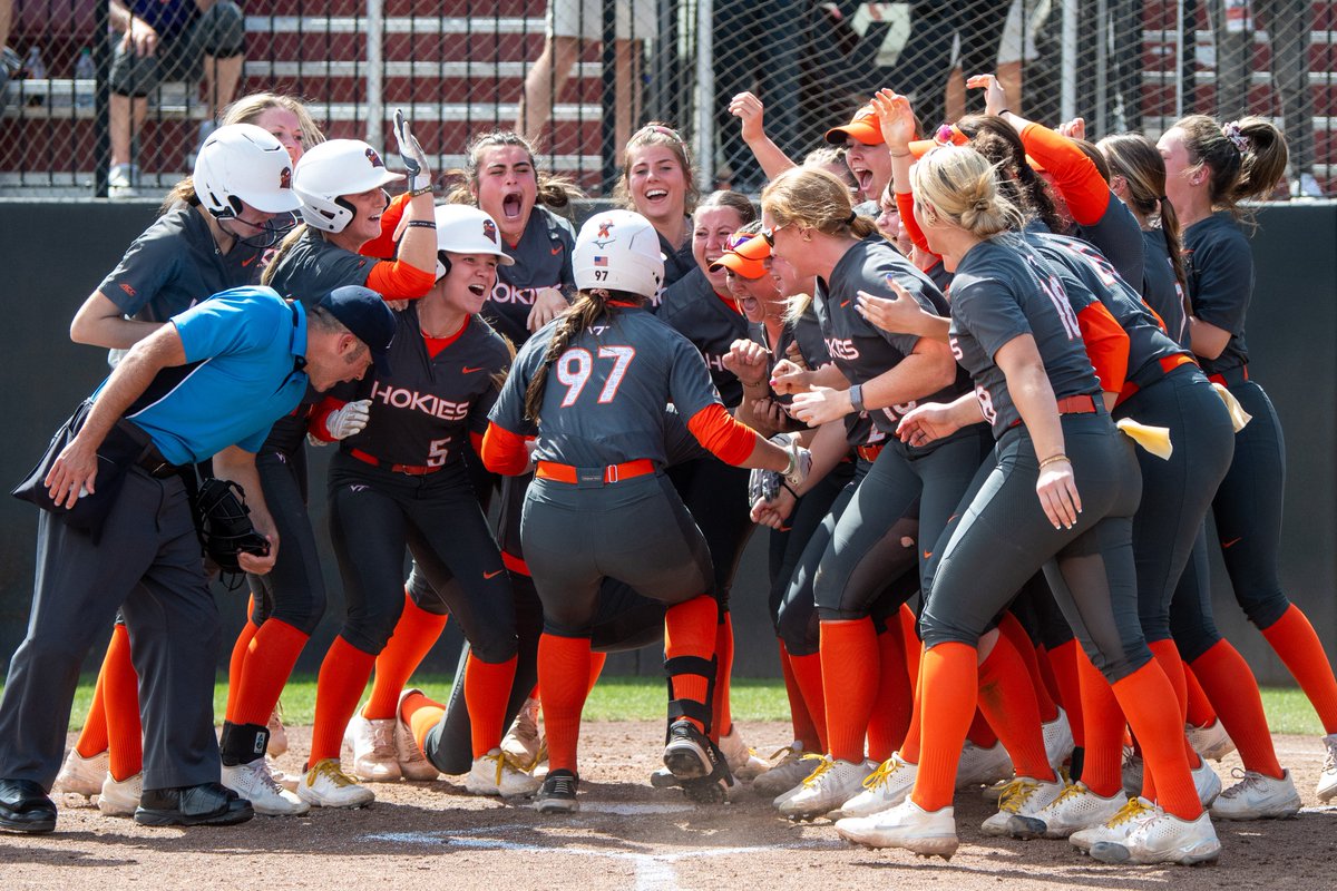 HokiesSoftball tweet picture