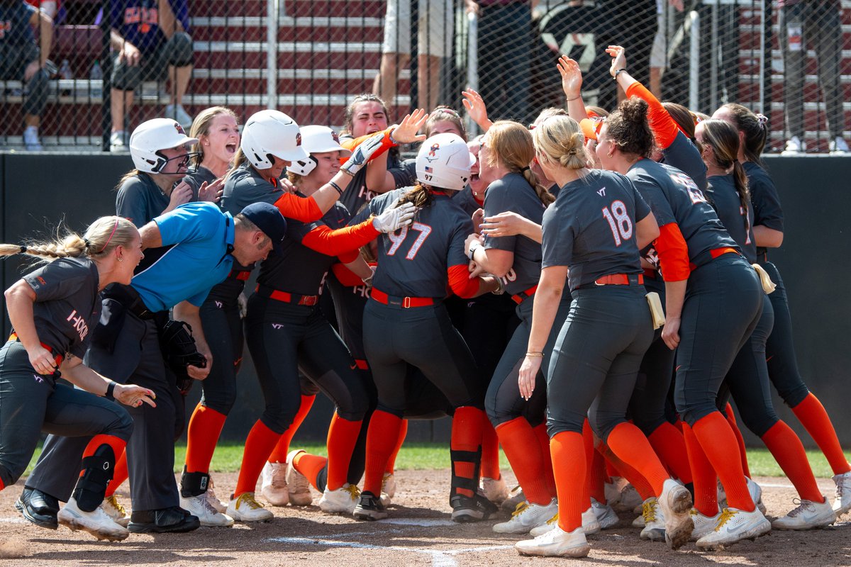 HokiesSoftball tweet picture