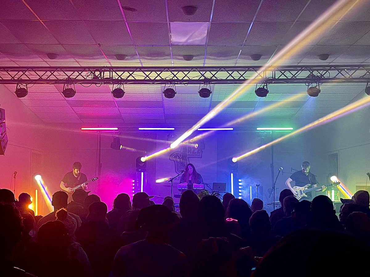 Solar_Circuit's tweet image. Some Kind of Jam late night success! Thank you @jibberjazz and crew for, and to all of you for bringing the best energy! 

Skyward &amp;gt; Enigma^ &amp;gt; On the Floor+ &amp;gt; Mirage*, Stir Crazy &amp;gt; Puddle Jumper
E: Khepri’s Prophecy &amp;gt; Snapshot 

^unfinished
+Jennifer Lopez 
*ending only