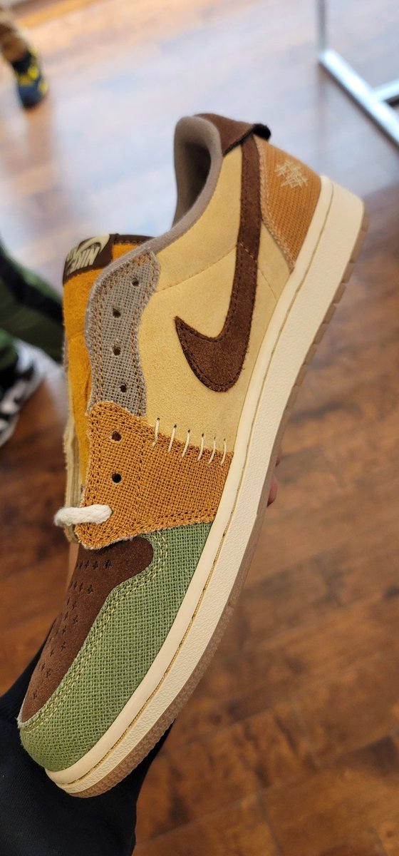 LexxDaTurtle's tweet photo. Wsup Fam!
I'm working on a deal for these Jordan 1 Low Og Voodoo's. Hopefully, we can make it happen.
🐢👀🔥😱
@SneakerAdmirals
#ImpossibleKicks https://t.co/BYwNuDIWyk