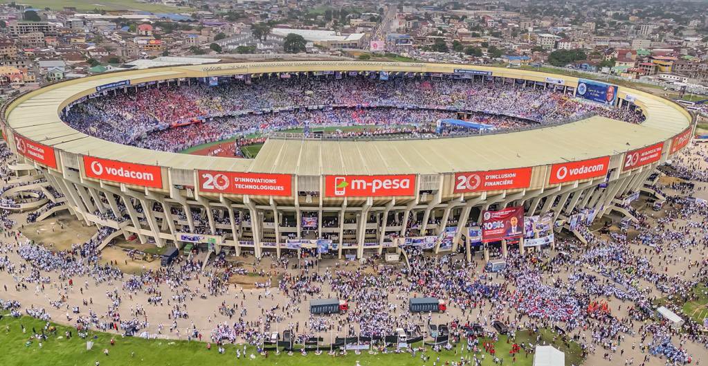 SekeNsunguEric's tweet photo. Chers politiciens #Congolais 🇨🇩, #NOTEZ : remplir le Stade ou faire le plein lors d'une manifestation ou d'une marche n'est pas synonyme de remporter les élections. C'est souvent les mêmes personnes qui vont aux rencontres de l'opposition et de la majorité.

À bon entendeur ! https://t.co/3LZMxDi3Gc