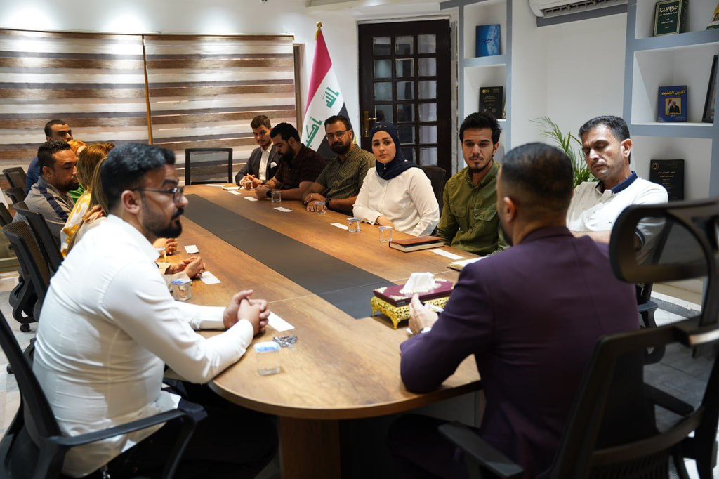 برئاسة الدكتور صلاح العرباوي الهيأة القيادية لحركة وعي الوطنية تعقد اجتماعها الدوري في بغداد، وتتخذ جملة قرارات متعلقة بتطوير خيارات المعارضة ضد طبقة الحكم التي ستتزامن مع اصدار البيان الرسمي الخاص بإستعراض فشل الحكومة الحالية بعد 6 أشهر من عمر تكليفها.  

#معارضون✊🏼
#حركة_وعي