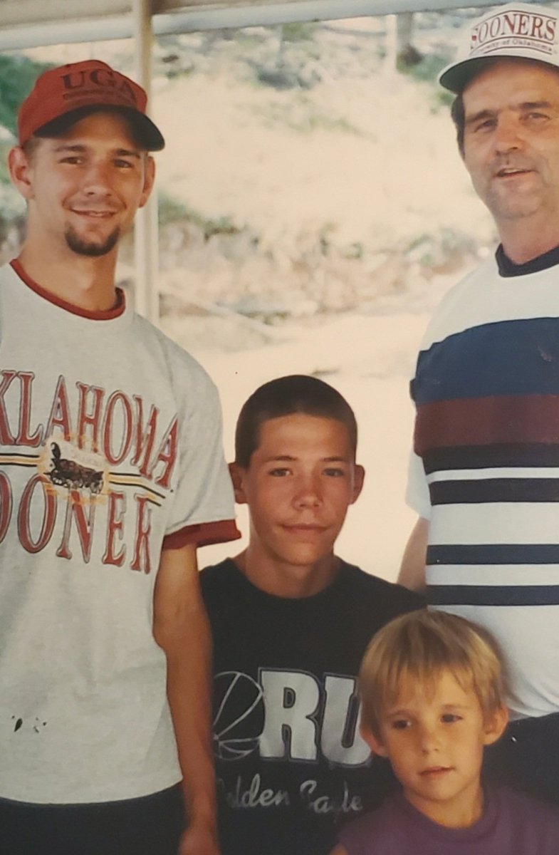 Lparks1976's tweet photo. Happy birthday to my dad Johnnie Parks. Also known as: 'Pops", "Councilman Parks", "Little Johnnie", and "The best fisherman in the picture and you can tell he knows it...." This year was another one where he proved how great a man and leader he is to his family and his community https://t.co/Q5Hv74DX1n