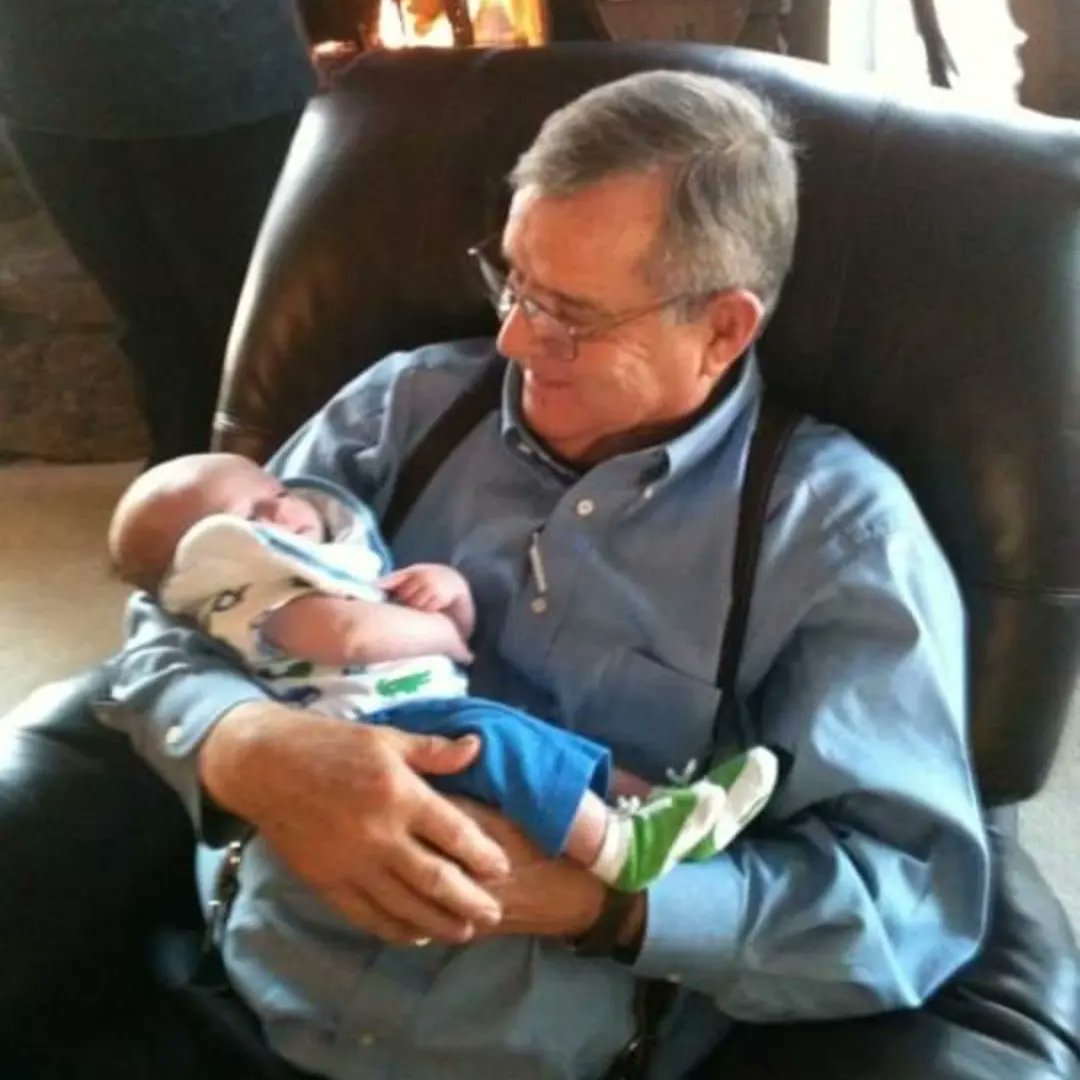 Lparks1976's tweet photo. Happy birthday to my dad Johnnie Parks. Also known as: 'Pops", "Councilman Parks", "Little Johnnie", and "The best fisherman in the picture and you can tell he knows it...." This year was another one where he proved how great a man and leader he is to his family and his community https://t.co/Q5Hv74DX1n