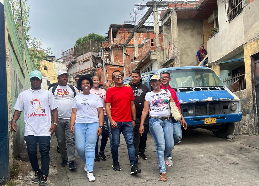 Llegamos a la parte alta de Barrio Unión en #Petare junto al Poder Popular impulsamos la Agenda Comunitaria 2023 // Seguimos escuchando, avanzando y venciendo. 

 #ALBAUniónDeportiva

<a href="/NicolasMaduro/">Nicolás Maduro</a>