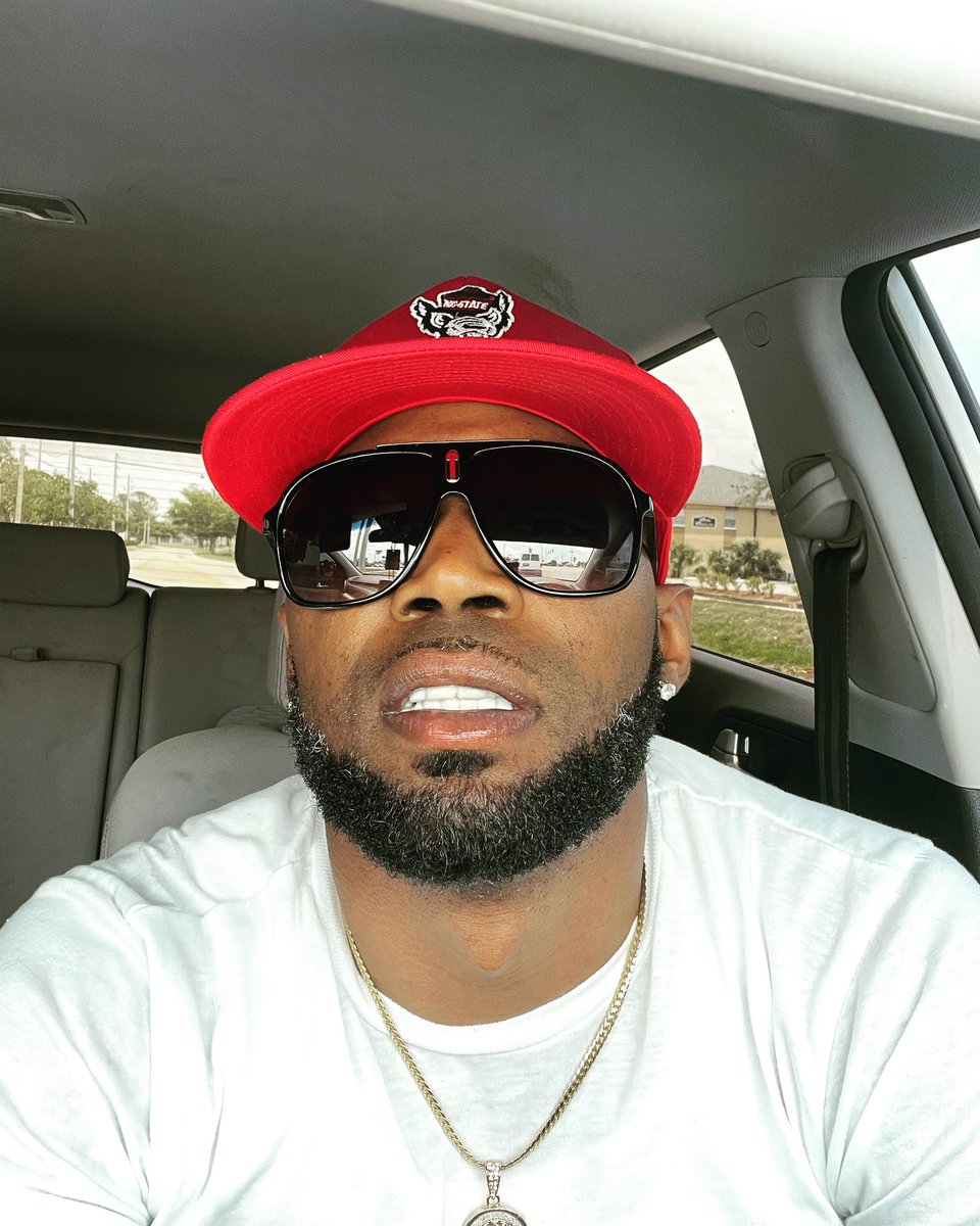 R.WASHINGTON tweet media