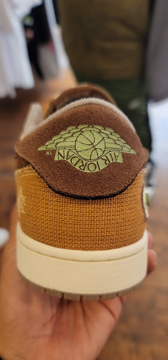 LexxDaTurtle's tweet photo. Wsup Fam!
I'm working on a deal for these Jordan 1 Low Og Voodoo's. Hopefully, we can make it happen.
🐢👀🔥😱
@SneakerAdmirals
#ImpossibleKicks https://t.co/BYwNuDIWyk