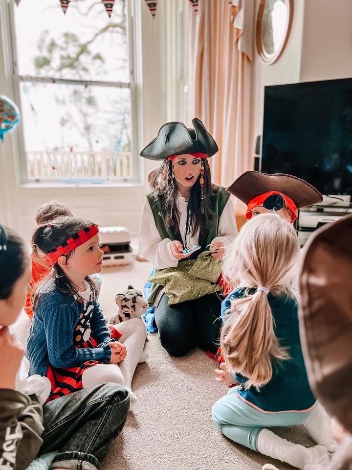 PartionP's tweet image. Have a wonderful bank holiday weekend! So happy that we get an extra day to party 😄👑🥳

Gobeithio cewch chi gyd benwythnos gŵyl banc bendigedig! Mor hapus bod gennym ni ddiwrnod ychwanegol o bartio 😄👑🥳