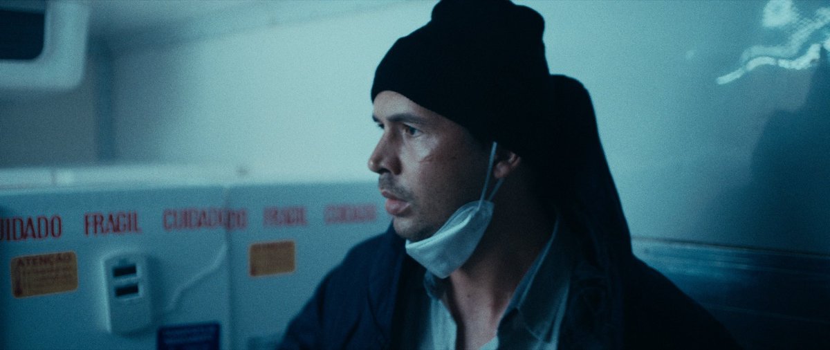 Essa semana acabamos as filmagens de “Reagente”. Baseado em histórias de um povo no limite e inspirado pelos soldados que estiveram na linha de frente da crise sanitária que levou mais de 700 mil vidas no país.
