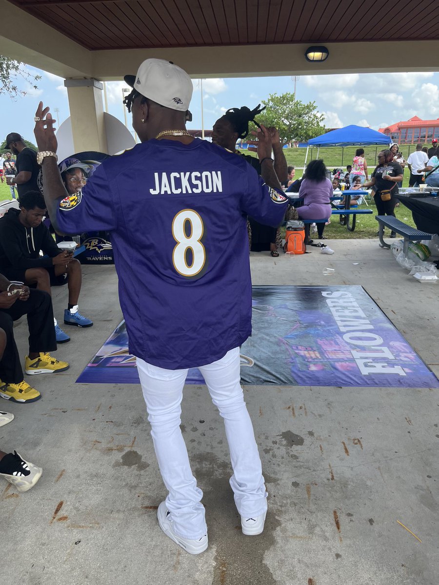 Ravens first-round pick Zay Flowers is supporting his QB with this outfit at his draft celebration back home