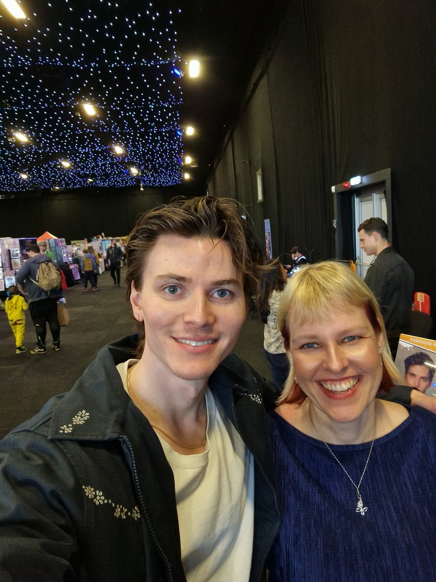 lifegoesinwaves's tweet photo. Had the best day in forever at the @LondonCGF today. Thank you @DMJConsult23 for bringing @HarryMcentire @ArnasFederman and #ryanquarmbie to the cutest little con I have ever been to. Felt like good old times back in the days where cons were small and cozy and just a lot of fun! https://t.co/69Lqrb1s5P