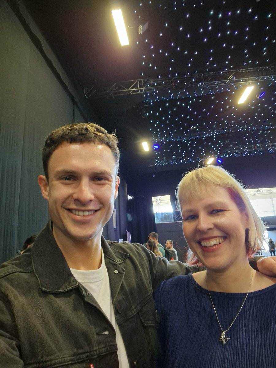 lifegoesinwaves's tweet photo. Had the best day in forever at the @LondonCGF today. Thank you @DMJConsult23 for bringing @HarryMcentire @ArnasFederman and #ryanquarmbie to the cutest little con I have ever been to. Felt like good old times back in the days where cons were small and cozy and just a lot of fun! https://t.co/69Lqrb1s5P
