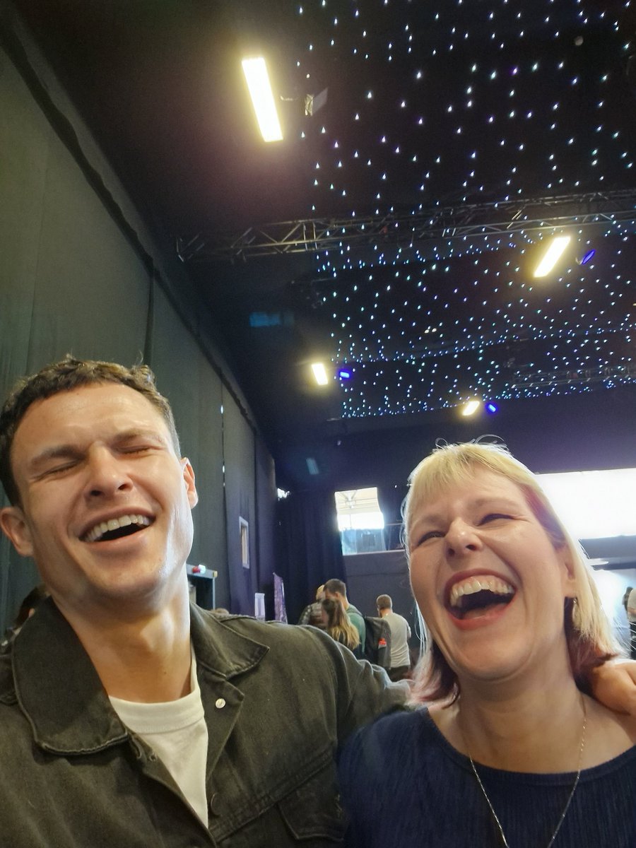 lifegoesinwaves's tweet photo. Had the best day in forever at the @LondonCGF today. Thank you @DMJConsult23 for bringing @HarryMcentire @ArnasFederman and #ryanquarmbie to the cutest little con I have ever been to. Felt like good old times back in the days where cons were small and cozy and just a lot of fun! https://t.co/69Lqrb1s5P